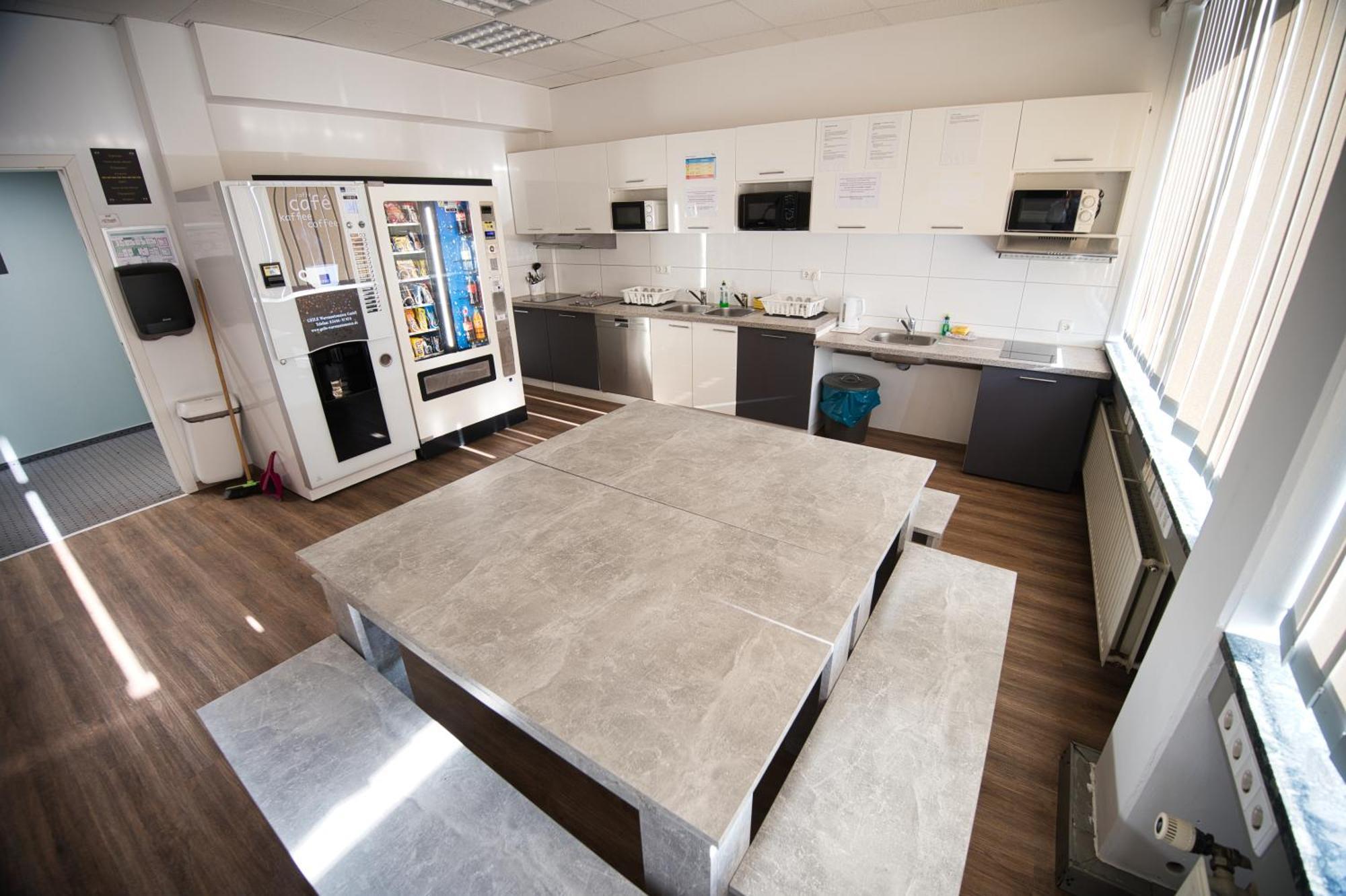 Hostel Messe *